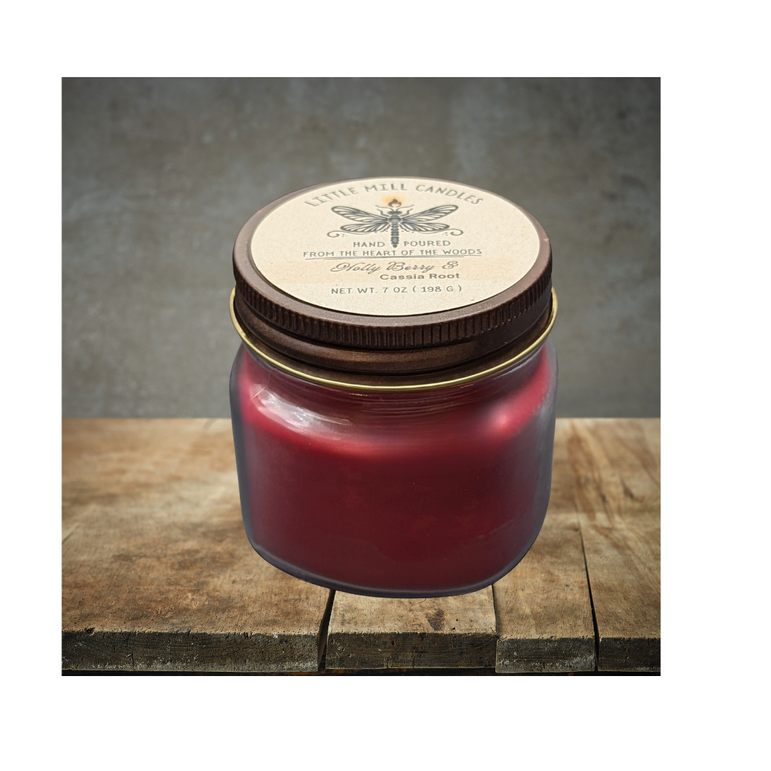 HOLLY BERRY & CASSIA ROOT - SCENTED CANDLE - RED