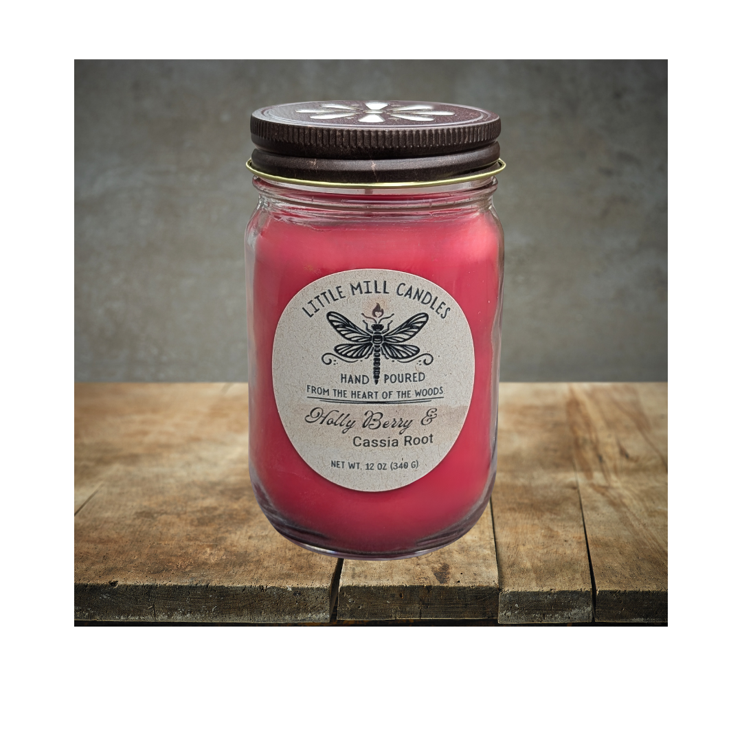 HOLLY BERRY & CASSIA ROOT - SCENTED CANDLE