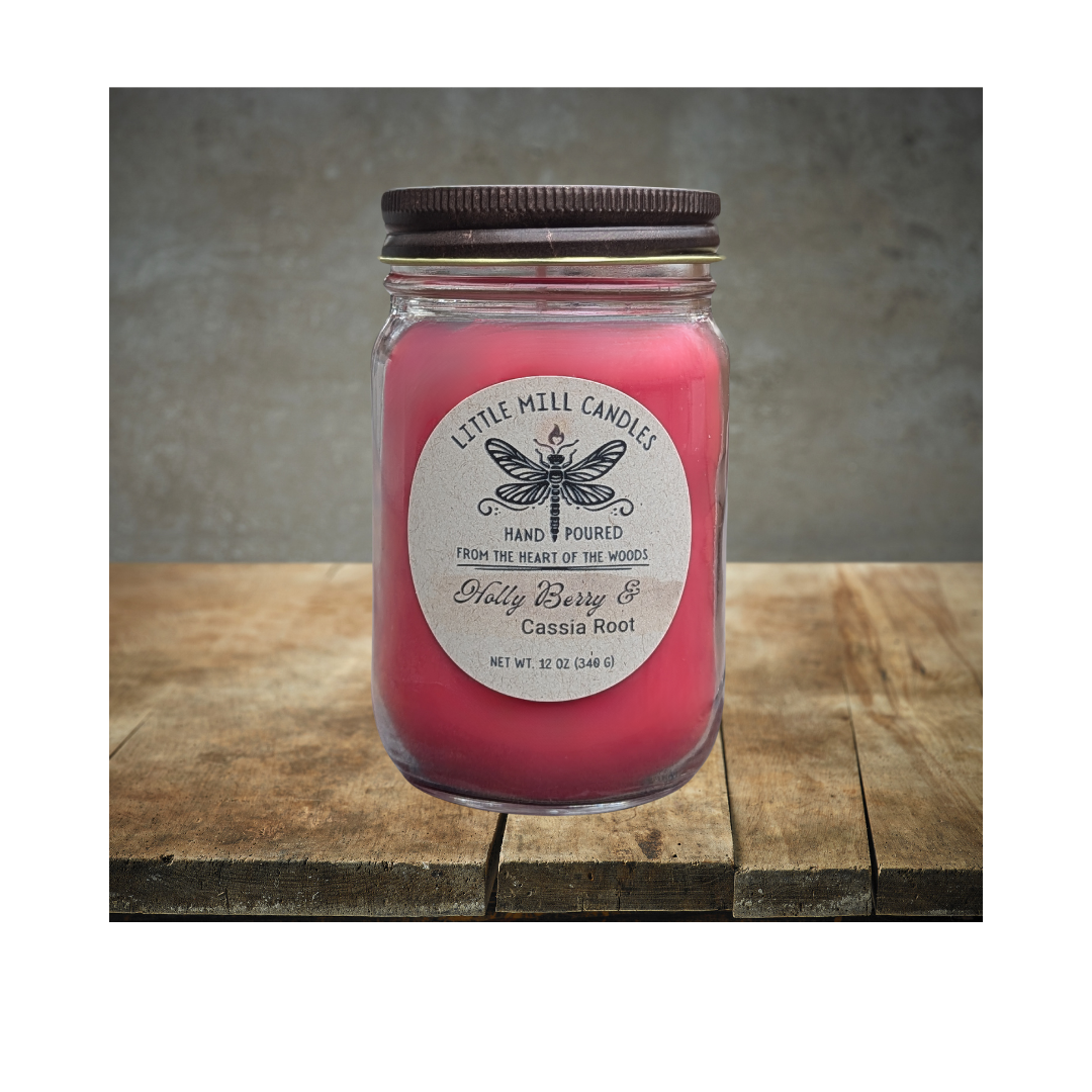 HOLLY BERRY & CASSIA ROOT - SCENTED CANDLE